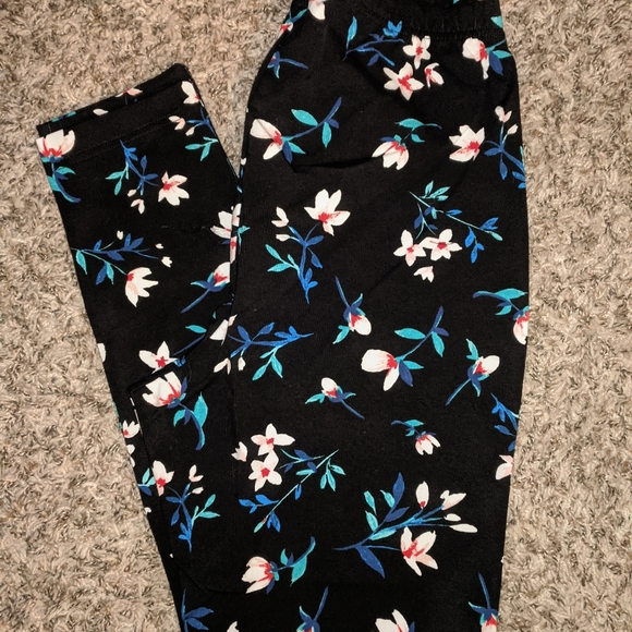 NEW! Bundle Of Leggings (4prs) - Picture 14 of 16